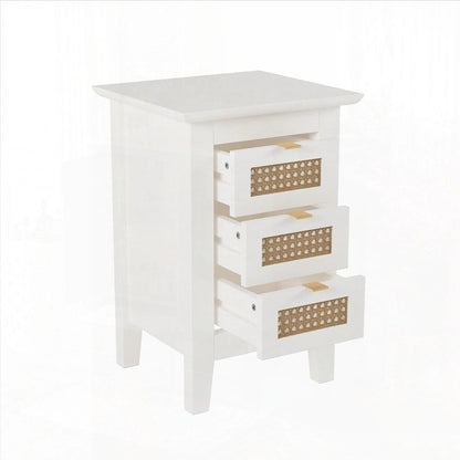 Comodini in legno con superfici in rattan intrecciato e tre cassetti – Confezione da 2