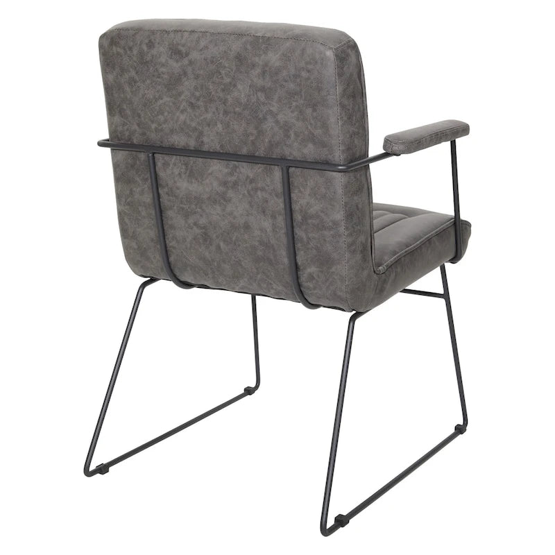 Poltrona con Accenti in Ecopelle con Base a Slitta – Design Moderno e Minimalista