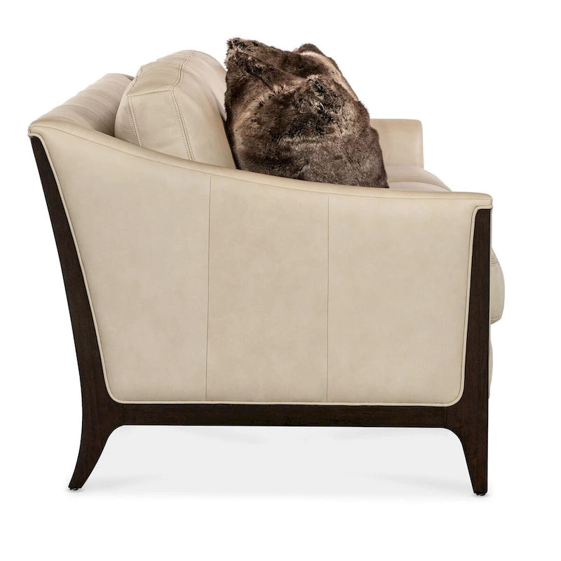 Divano in pelle crema – Comfort artigianale e stile senza tempo