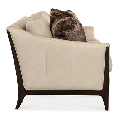 Divano in pelle crema – Comfort artigianale e stile senza tempo