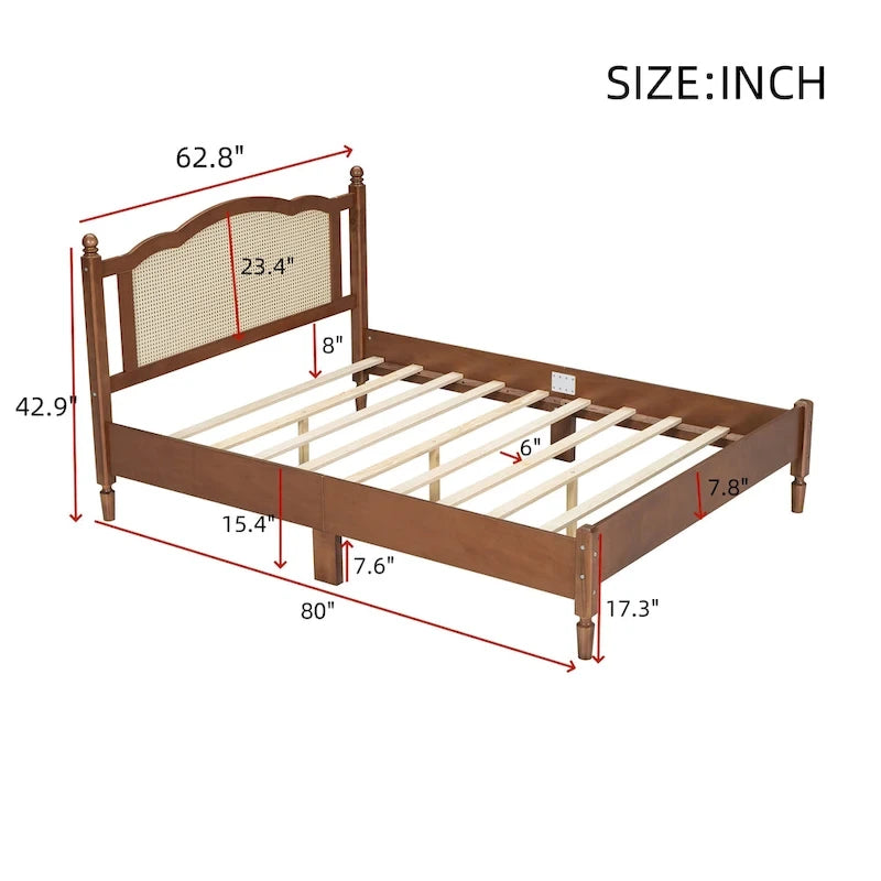 Letto a piattaforma in legno con testiera in rattan naturale